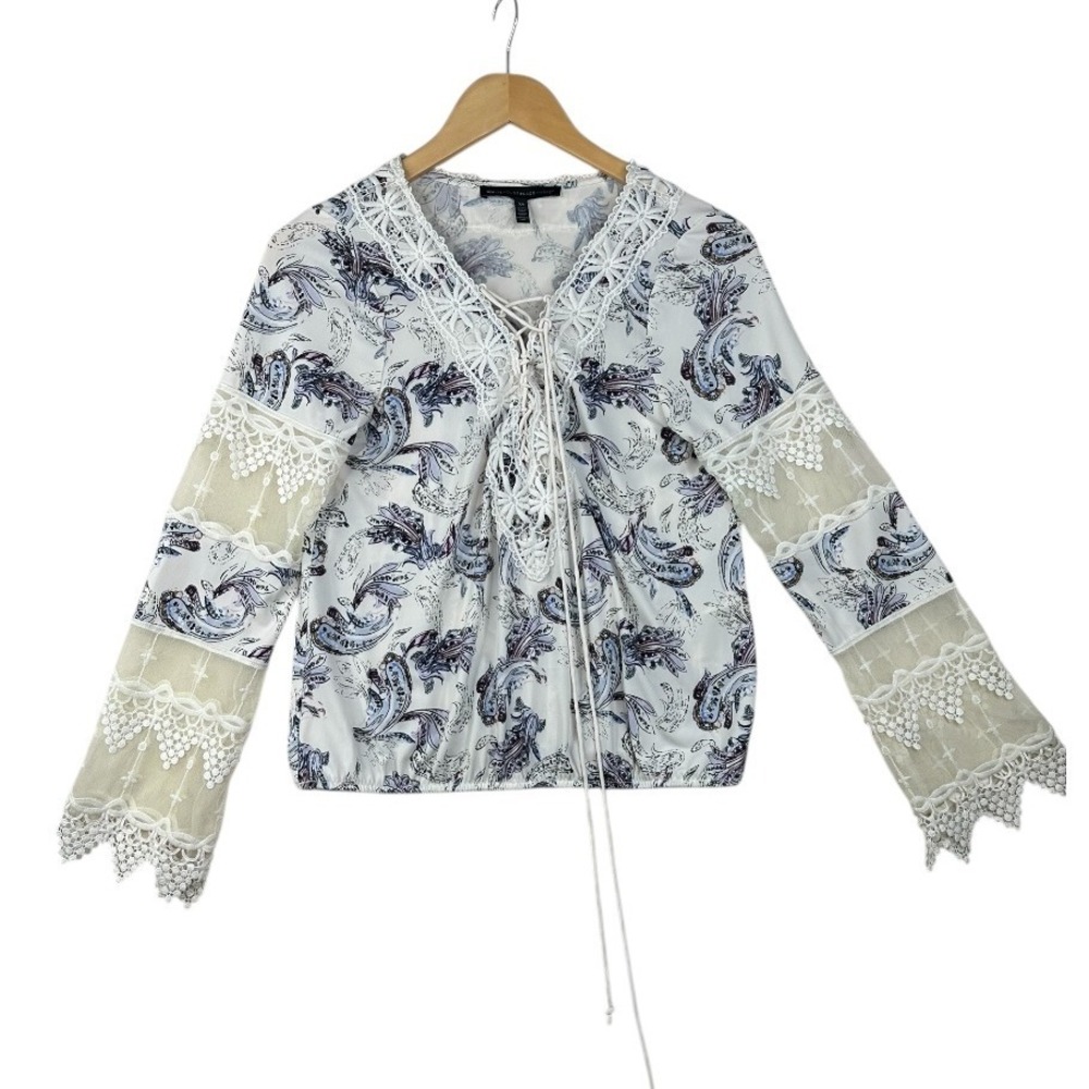 White House Black Market‎ Lace Embroidered Floral Print  Blouse size XS White